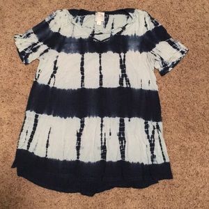 Long, shortsleeve, striped/ tie-dye tee